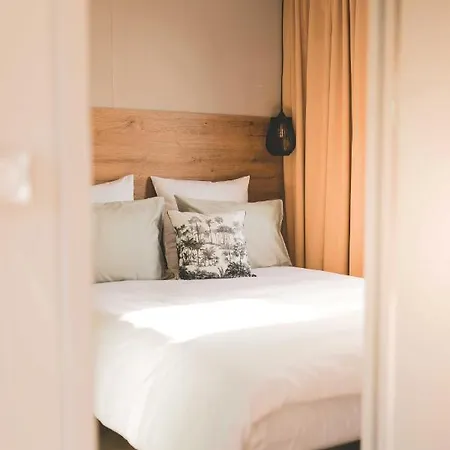 Regenbogen Tossens مكان تخييم *